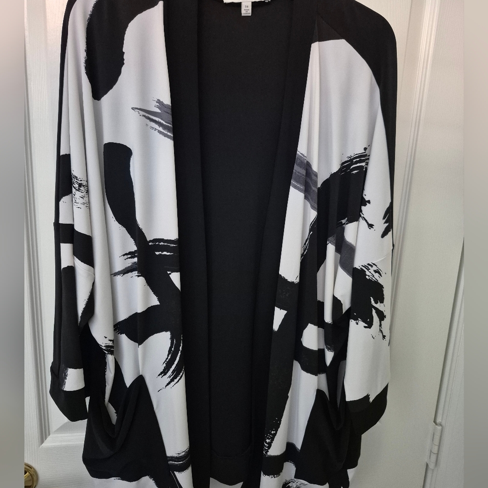 Simpli Clothing Black And White Open Jacket Sz16 Front Black and White Abstract.